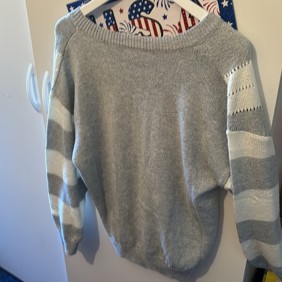 Women’s gray and white fall sweater. New - Picture 5 of 8